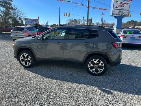 Used 2019 Jeep Compass Limited AWD/4WD image 2