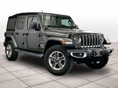Used 2019 Jeep Wrangler Unlimited Sahara image 2