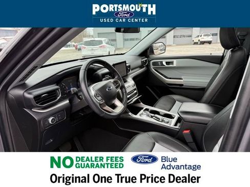 Used 2022 Ford Explorer XLT w/ Equipment Group 202A image 4