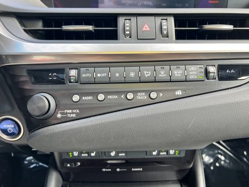 Used 2020 Lexus ES 300h w/ Premium Package FWD image 50