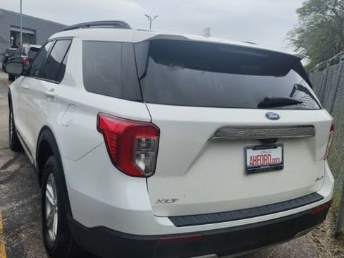 Used 2023 Ford Explorer XLT w/ Equipment Group 202A AWD/4WD image 8