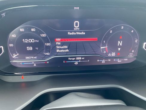 Used 2023 GMC Yukon Denali image 2