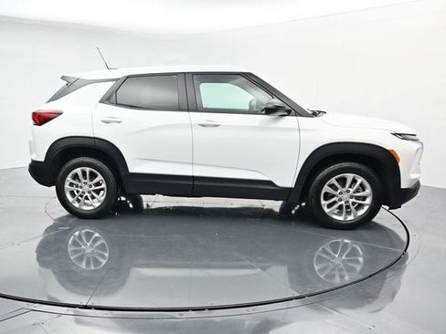 Used 2024 Chevrolet TrailBlazer LS w/ LS Convenience Package AWD/4WD image 12