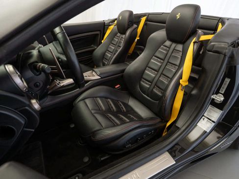 Used 2014 Ferrari California RWD image 15