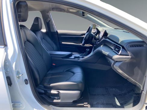 Used 2023 Toyota Camry SE w/ Convenience Package FWD image 16