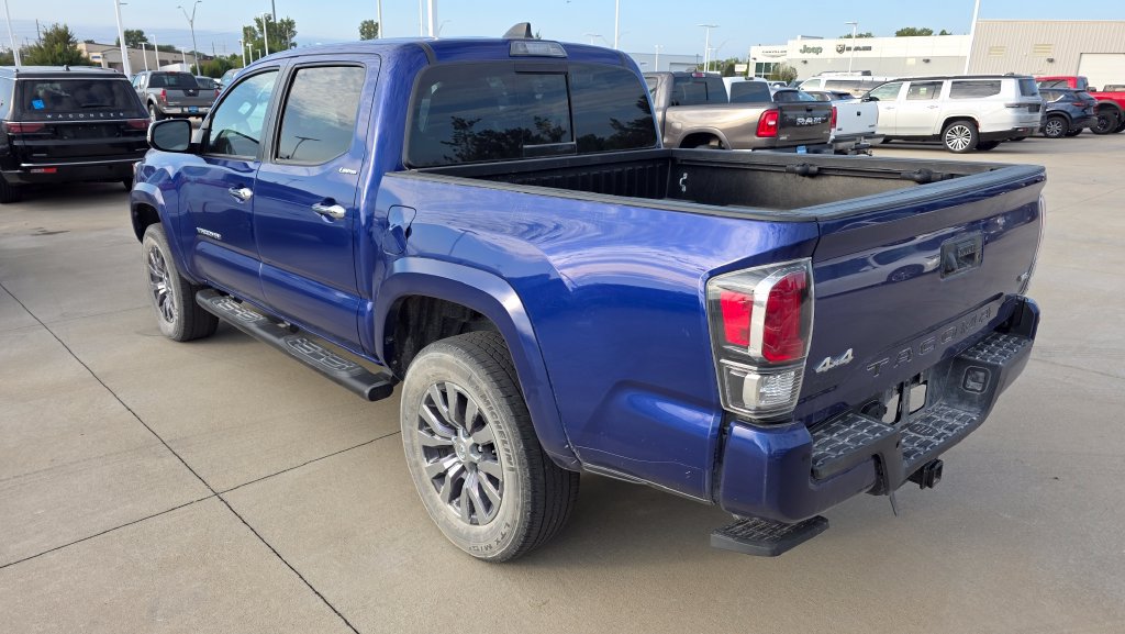 Used 2022 Toyota Tacoma Limited AWD/4WD image 3