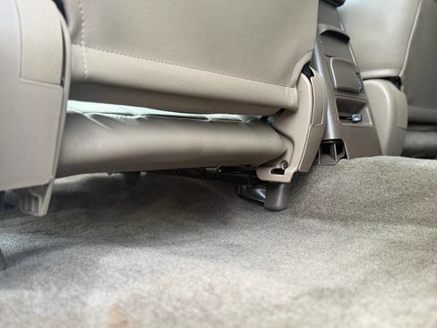 Used 2001 Toyota 4Runner SR5 image 41