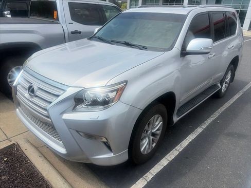 Used 2014 Lexus GX 460 w/ Premium Package AWD/4WD image 4