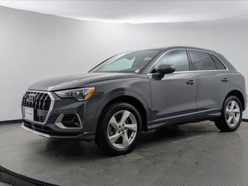 Used 2020 Audi Q3 2.0T Premium w/ Convenience Package AWD/4WD image 2