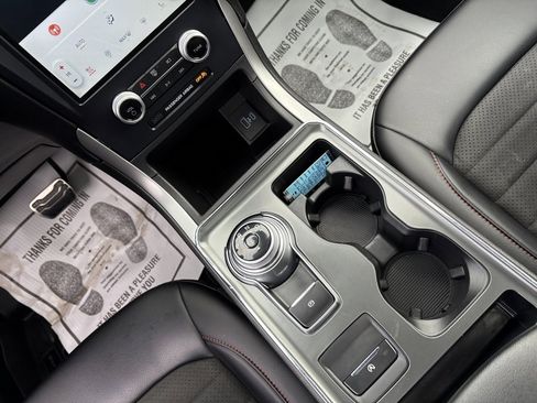 Used 2022 Ford Edge ST-Line image 28