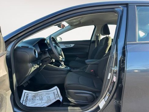 Used 2024 Kia Forte LXS image 9