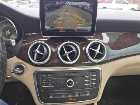 Used 2016 Mercedes-Benz GLA 250 GLA 250 Sport Utility 4D image 7