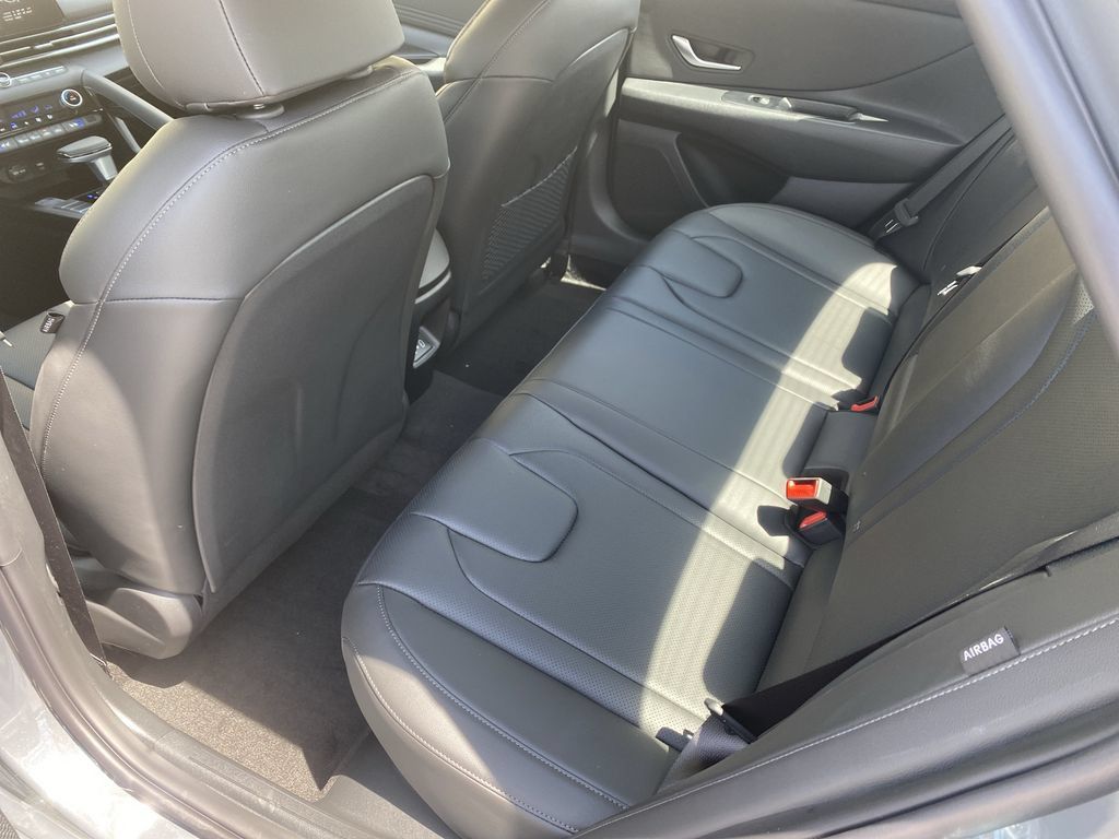 New 2026 Hyundai Elantra Limited FWD image 29