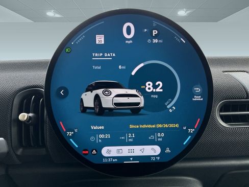 Certified 2025 MINI Cooper 2-Door Hardtop image 17