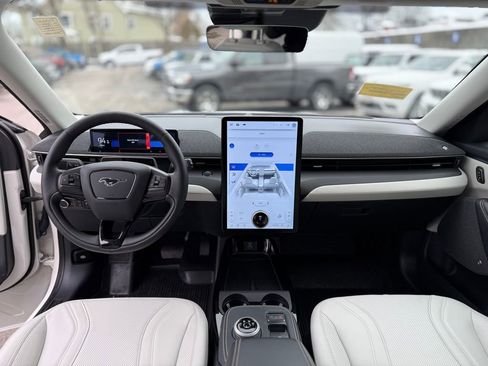 Used 2024 Ford Mustang Mach-E Premium image 9