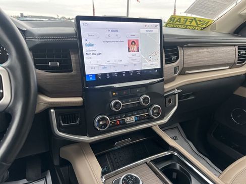 Used 2024 Ford Expedition Limited image 48