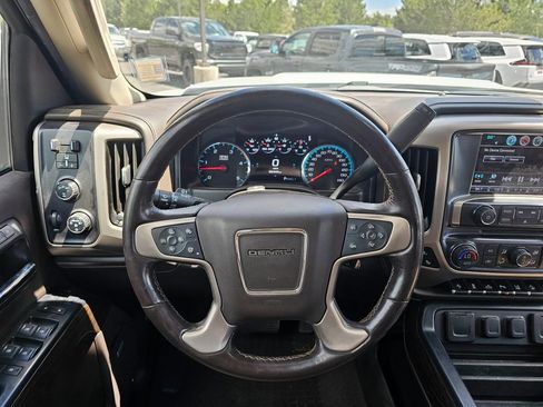 Used 2019 GMC Sierra 2500 Denali w/ Duramax Plus Package AWD/4WD image 18