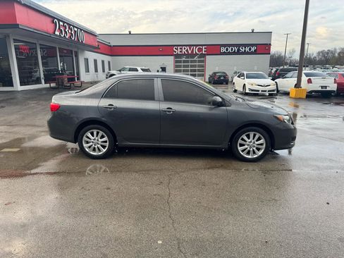 Used 2010 Toyota Corolla LE image 2