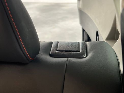 Used 2025 Nissan Rogue SV AWD/4WD image 14
