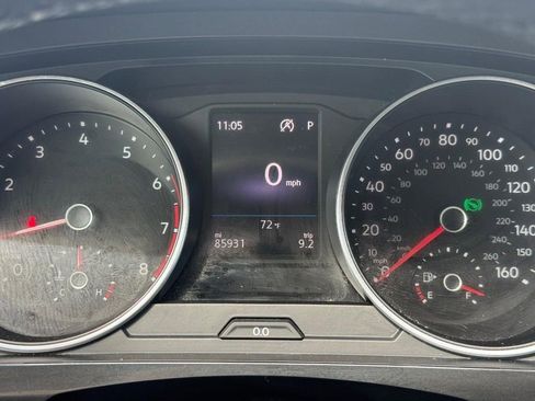 Used 2018 Volkswagen Tiguan SE AWD/4WD image 23