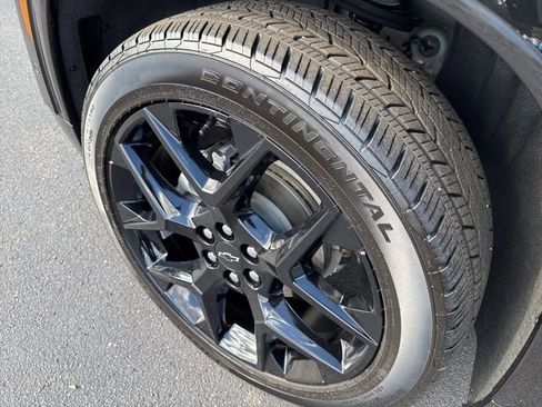 Used 2024 Chevrolet Traverse RS image 36