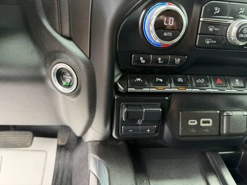 Used 2021 GMC Sierra 1500 AT4 w/ AT4 Value Package AWD/4WD image 28