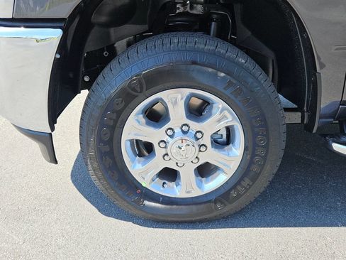 New 2026 RAM 3500 Big Horn AWD/4WD image 9