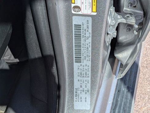 Used 2020 RAM 1500 Laramie image 25