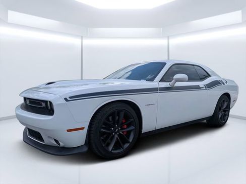 Used 2022 Dodge Challenger R/T w/ Performance Handling Group RWD image 7