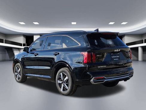 Certified 2023 Kia Sorento EX w/ Panoramic Sunroof Package image 4
