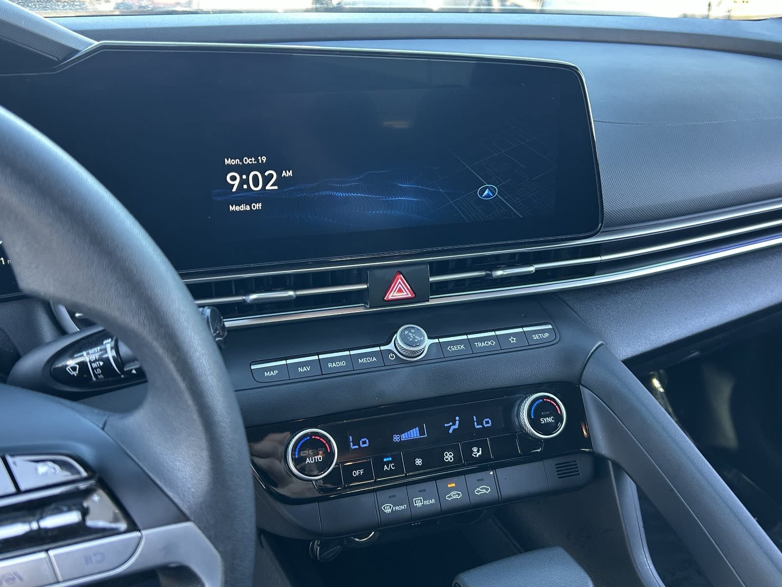 Used 2024 Hyundai Elantra SEL FWD image 29