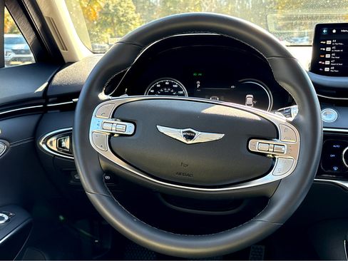 Used 2025 Genesis GV70 2.5T image 18