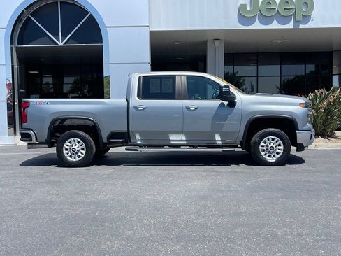 Used 2024 Chevrolet Silverado 2500 LT AWD/4WD image 3