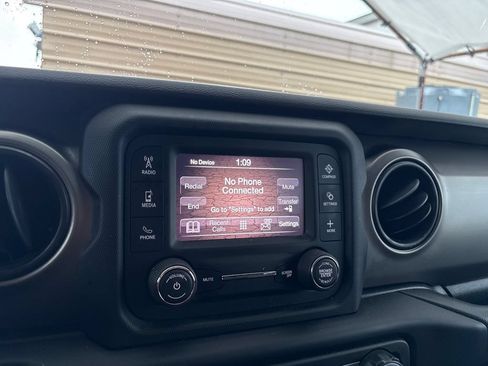 Used 2021 Jeep Wrangler Unlimited Sport AWD/4WD image 18