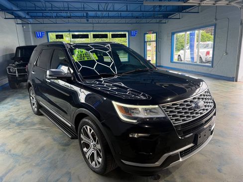 Used 2019 Ford Explorer Platinum AWD/4WD image 4