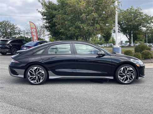 New 2025 Hyundai Ioniq 6 SEL image 3