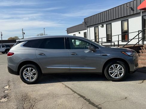 Used 2019 Buick Enclave Essence image 6