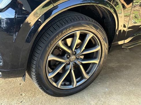 Used 2017 Volvo XC90 T6 Momentum w/ Vision Package AWD/4WD image 3