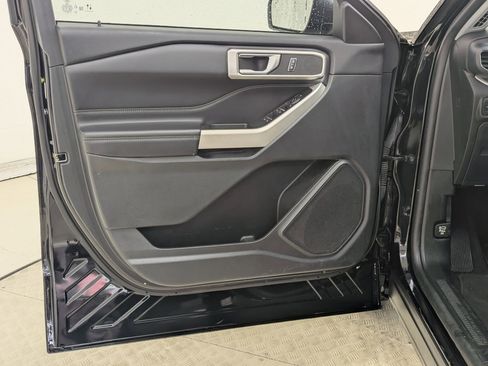 Used 2021 Ford Explorer XLT w/ Equipment Group 202A image 27