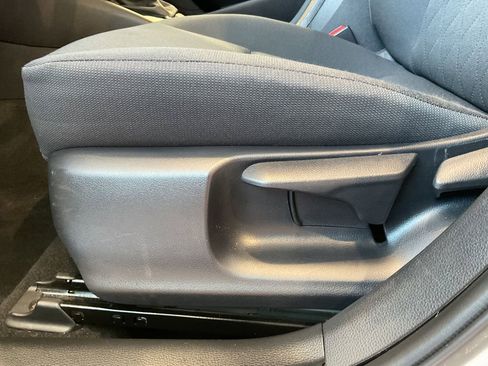 Used 2025 Toyota Corolla LE image 15