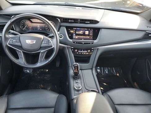 Used 2021 Cadillac XT5 Premium Luxury image 17