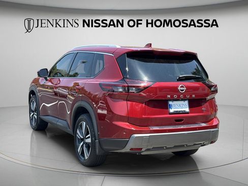 Certified 2025 Nissan Rogue SL FWD image 10