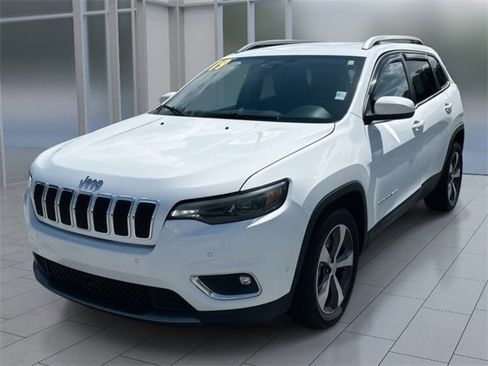 Used 2019 Jeep Cherokee Limited w/ Technology Group image 2
