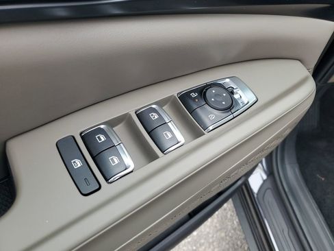 New 2026 Kia Carnival FWD image 9