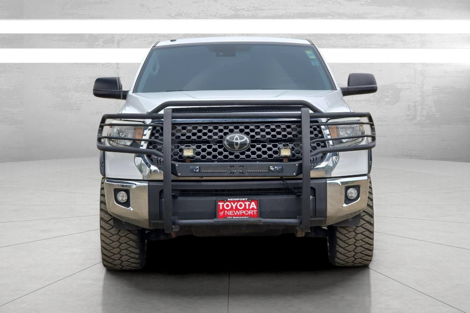 Used 2018 Toyota Tundra SR5 w/ SR5 Upgrade Package AWD/4WD image 6