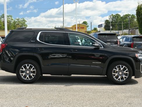 Used 2023 GMC Acadia SLT w/ Preferred Package image 21