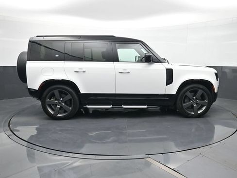 Used 2021 Land Rover Defender 110 X-Dynamic HSE AWD/4WD image 21