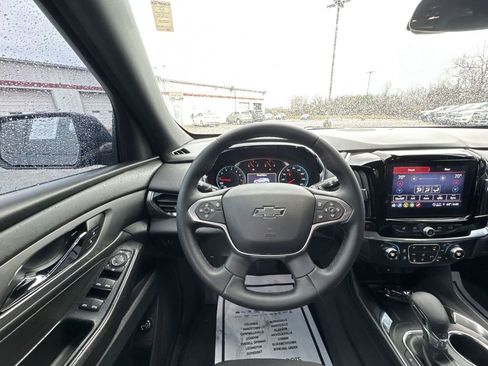 Used 2023 Chevrolet Traverse LT FWD image 14