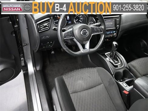 Used 2018 Nissan Rogue SV image 17