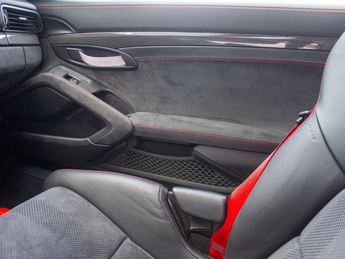 Used 2019 Porsche 911 GT3 RS image 19